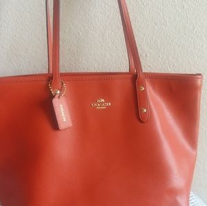 🧡🧡 Orange Coach Tote 🧡🧡